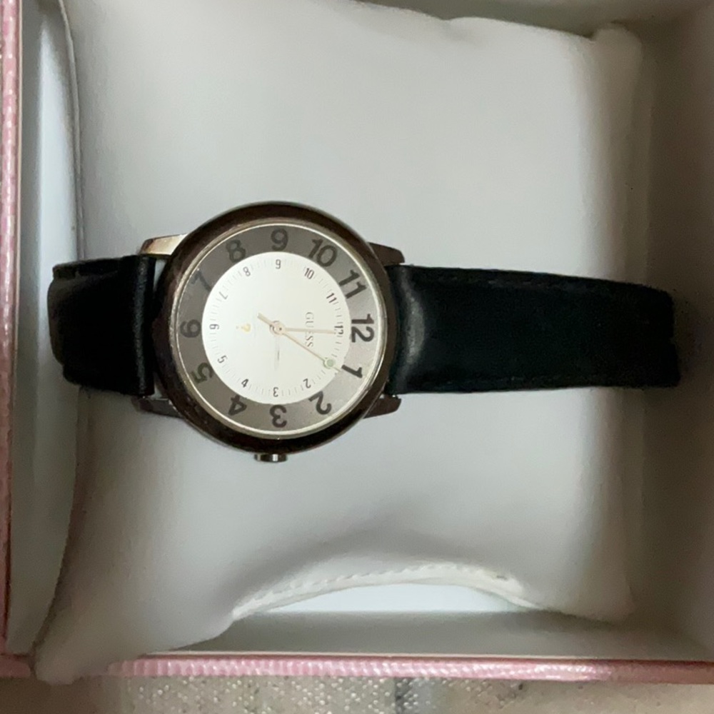 Women’s Watch - Picture 2 of 5